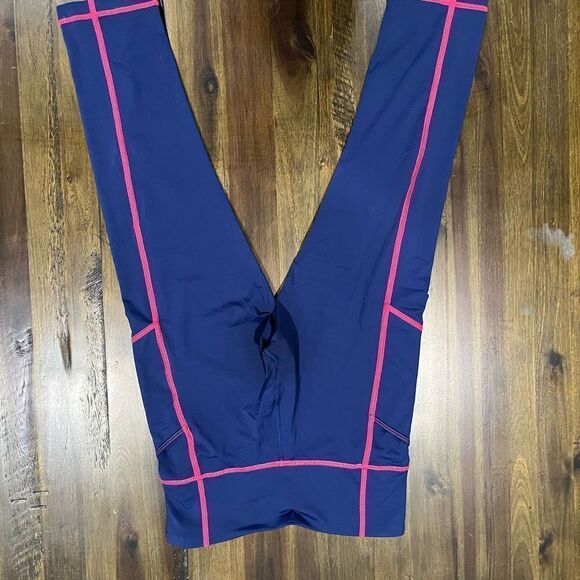 Vineyard Vines Performance Blue and Pink Cropped Leggings, Women's Size XSmall - Picture 5 of 9